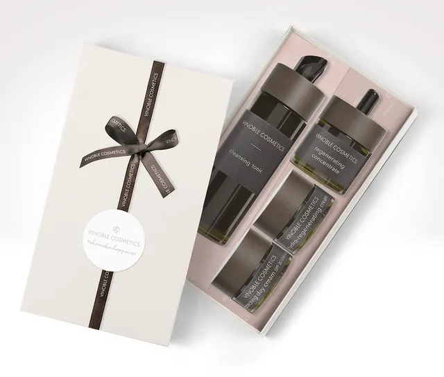 Geschenkbox mit Vinoble-Pflegeprodukten